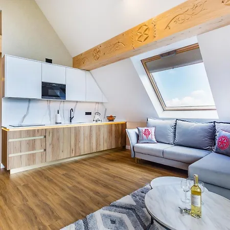 Goralski Pool & A42 - Black