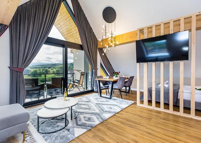 Goralski Pool & A42 - Black Appartement *