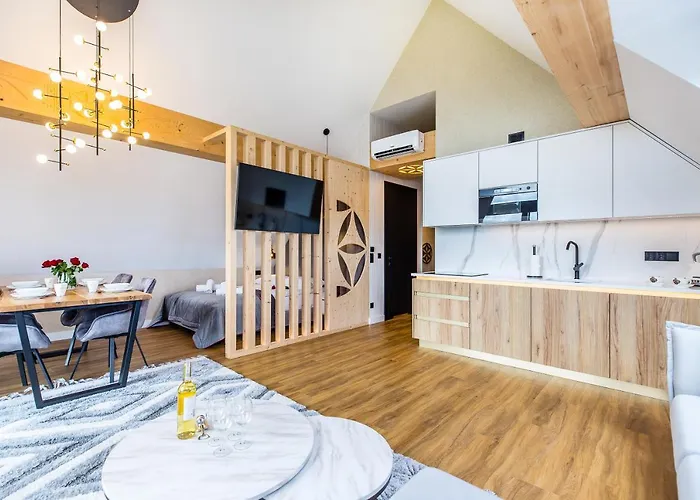 Goralski Pool & A42 - Black